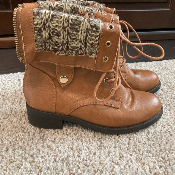 Brown boots - Picture 4 of 12